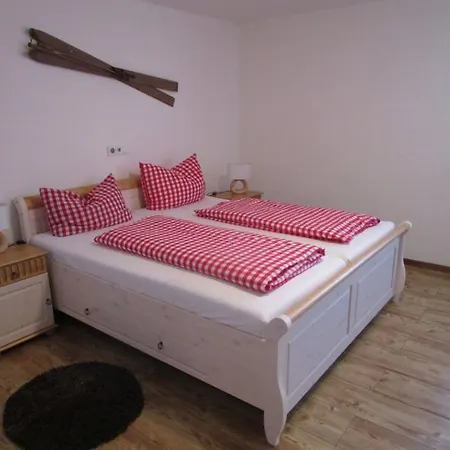 Sonnenwaldhotel * Schöfweg